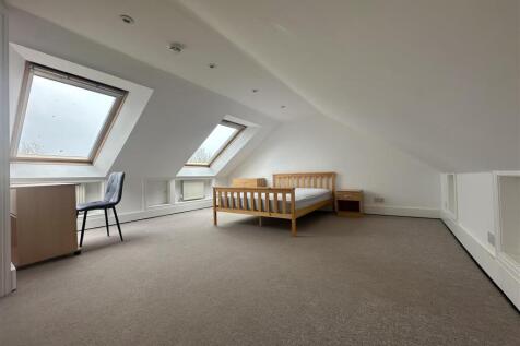 Bedroom 6 I.jpg