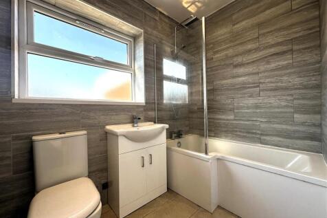Bathroom I.jpg