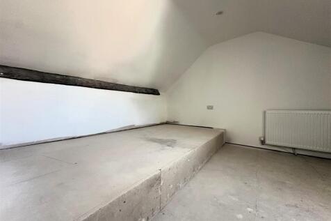 Loft Bedroom 5 I.jpg