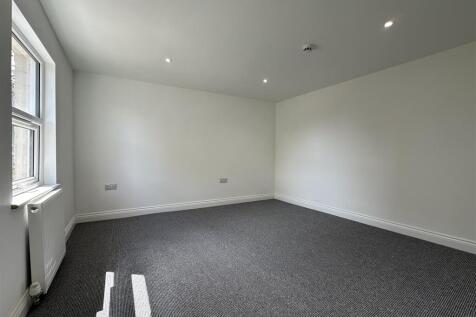 Bedroom 4.jpg