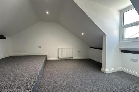 Bedroom 5 I.jpg