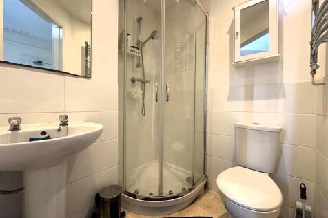 Ensuite Shower Room.jpg