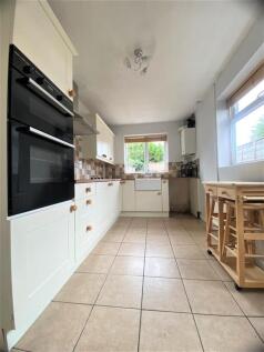 Kitchen 1.jpg
