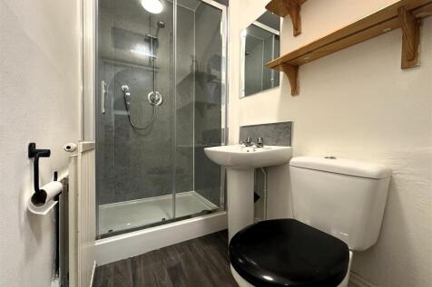 Shower Room .jpg