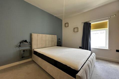 Master Bedroom II.jpg