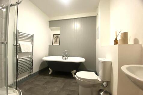 Bathroom Ensuite 6.jpg
