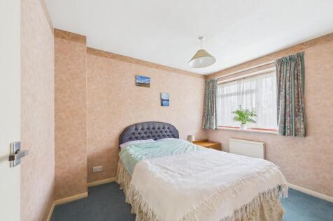 CAM01354G0-PR0450-STILL024