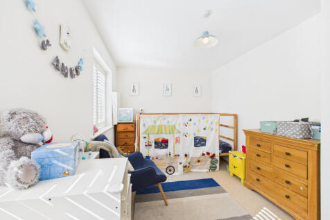 CAM02909G0-PR0384-STILL005