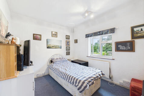 CAM02909G0-PR0395-STILL008