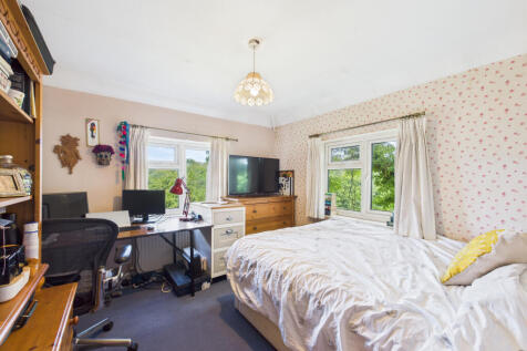 CAM01354G0-PR0553-STILL008