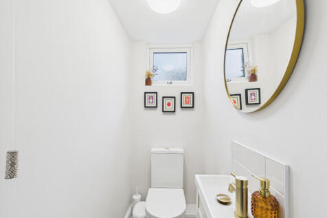 CAM01354G0-PR0611-STILL010