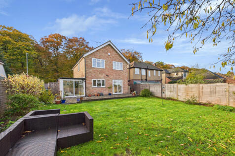 CAM01354G0-PR0612-STILL010