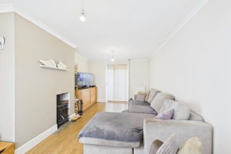 CAM01354G0-PR0613-STILL004