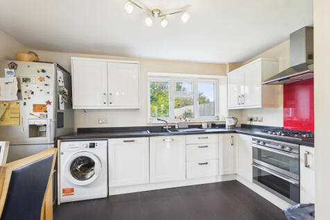 CAM01354G0-PR0613-STILL002