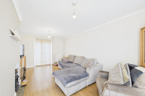 CAM01354G0-PR0613-STILL003