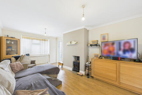 CAM01354G0-PR0613-STILL005