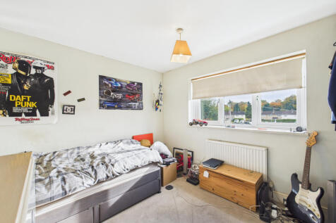 CAM01354G0-PR0613-STILL010