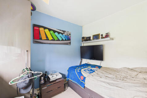 CAM01354G0-PR0613-STILL009