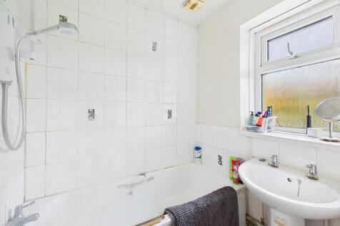 CAM01354G0-PR0613-STILL008