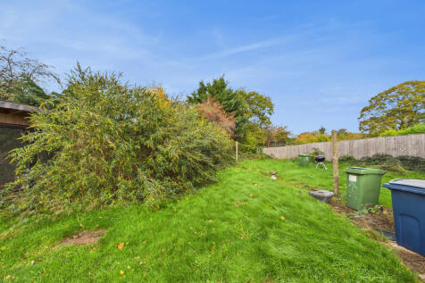 CAM01354G0-PR0613-STILL012