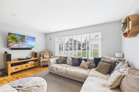 CAM02536G0-PR0024-STILL006