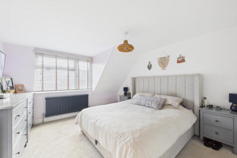 CAM02536G0-PR0024-STILL018