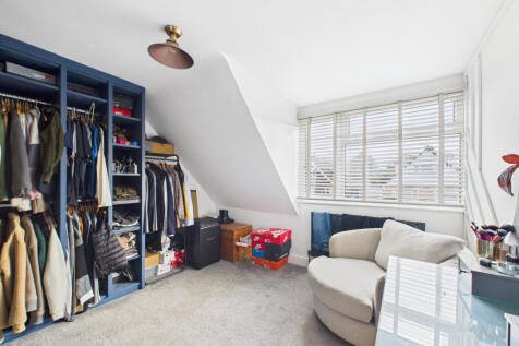 CAM02536G0-PR0024-STILL024