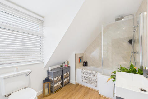 CAM02536G0-PR0024-STILL025