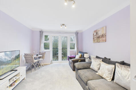 CAM02536G0-PR0025-STILL008