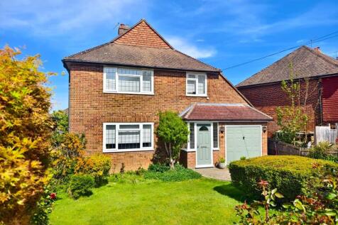 4-Bed Detached Home in East Grinstead | New Move 