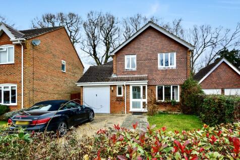 4-Bed Detached House for Sale in Cowfold | New Mo