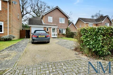 4-Bed Detached House for Sale in Cowfold | New Mo