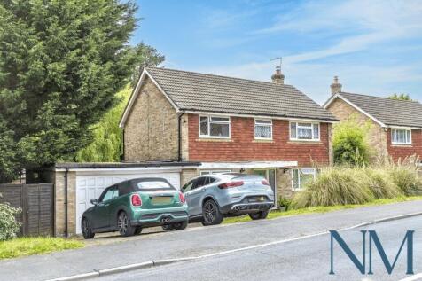 Detached four bedroom family home in East Grinste