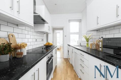 Charming One Bedroom Apartment in the Heart of Ri