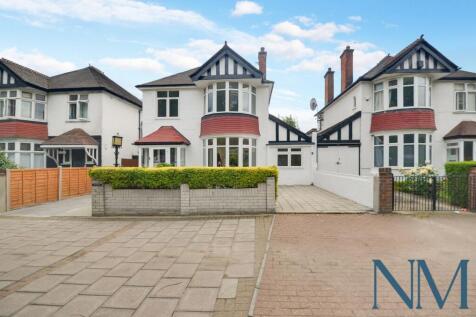 5-Bed Detached Family Home in SW4 | Newly Refurbi