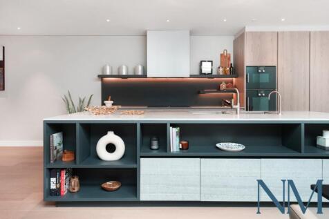 Exceptional Kensington Townhouse with 5 Bedroom S