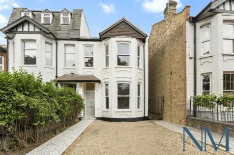 Newly Refurbished 5 Bedroom Semi-Detached House w