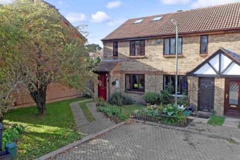 Beautiful extended 3-storey three bedroom family 