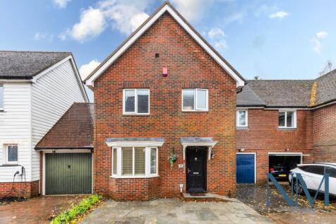 A fantastic 4 bed semi detached home in the ever 