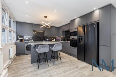 3 bed end terrace for sale Hulverston Close, Sutt