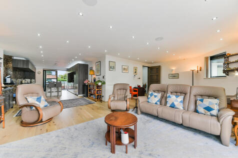 Eden Lodges