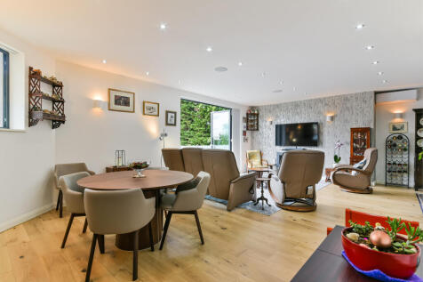 Eden Lodges