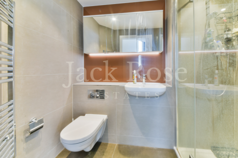 Ensuite bathroom