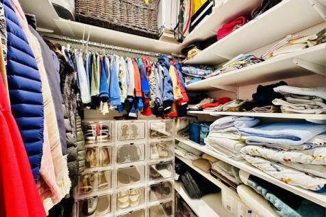 Walk in wardrobe