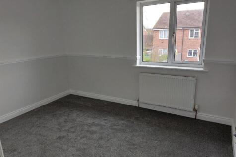 Rear bedroom