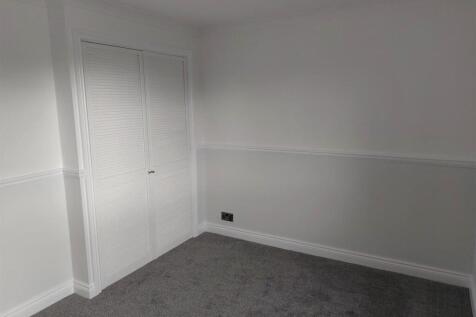 Rear bedroom