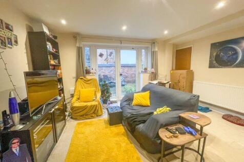 Sitting/Dining Area