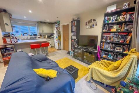 Sitting/Dining Area