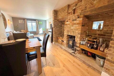 Dining Area &amp; Fireplace