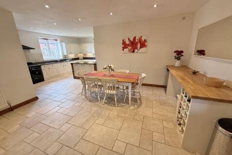 Kitchen diner